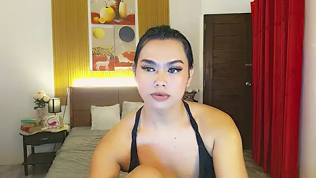 Snapshot of fallinLunaxX chatting on 10/20/25, 05:24 fallinLunaxX online show from 10/20/25, 05:24