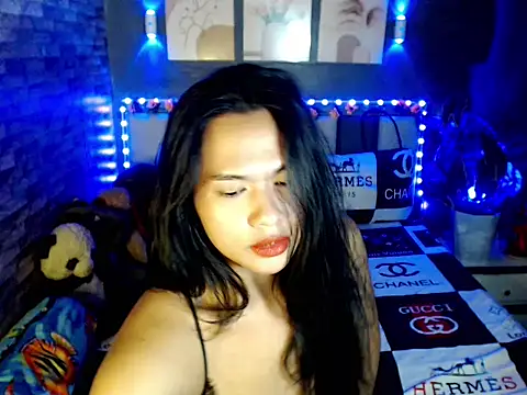 Snapshot of fallinLunaxX chatting on 05/02/26, 04:34 fallinLunaxX online show from 05/02/26, 04:34