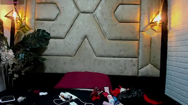 Julieta Slav3 online show from 04/15/26, 09:37