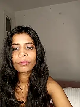 Snapshot of zoya_your chatting on 10/13/25, 04:29 zoya your online show from 10/13/25, 04:29