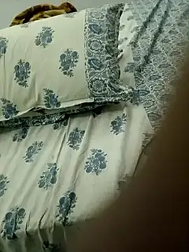 Snapshot of zoya_your chatting on 11/08/25, 01:39 zoya your online show from 11/08/25, 01:39