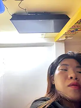 Snapshot of Noen_22 chatting on 10/17/25, 10:01 Noen 22 online show from 10/17/25, 10:01