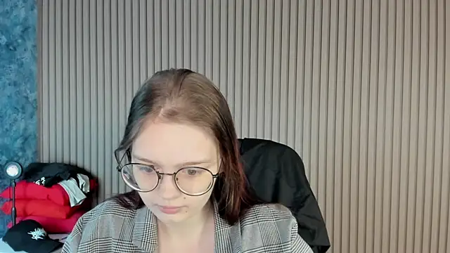 shy elina01 online show from 10/06/25, 10:23