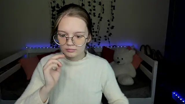 shy elina01 online show from 11/03/25, 10:49