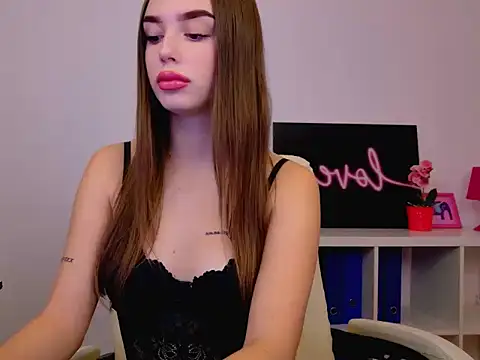 Snapshot of Nica_Diamond chatting on 10/13/25, 08:36 Nica Diamond online show from 10/13/25, 08:36