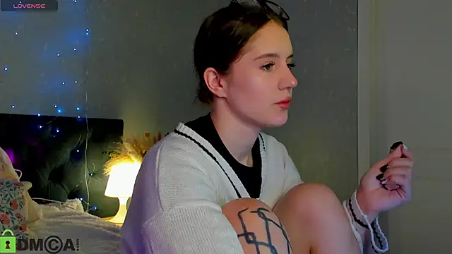 Stacey Lace online show from 10/19/25, 04:51