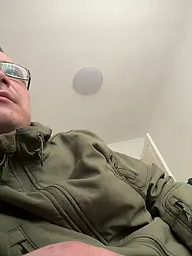 viktor1992-1-1 online show from 02/26/26, 08:24