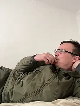 Snapshot of viktor1992-1-1 chatting on 03/03/26, 07:47 viktor1992-1-1 online show from 03/03/26, 07:47