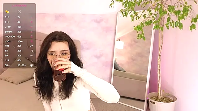 Snapshot of ElizabethMilller_ chatting on 05/06/26, 03:39 ElizabethMilller online show from 05/06/26, 03:39