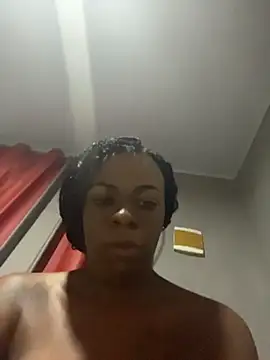 Snapshot of Priihmedeiros chatting on 04/10/26, 09:03 Priihmedeiros online show from 04/10/26, 09:03