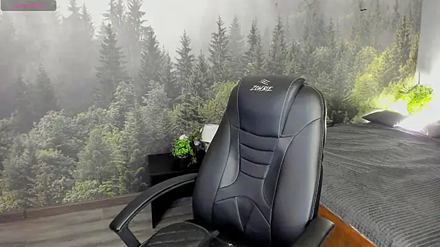 Snapshot of Sara_Frayer chatting on 12/01/25, 01:10 Sara Frayer online show from 12/01/25, 01:10