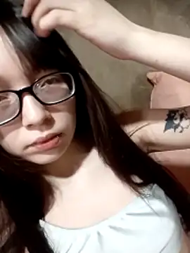 Snapshot of miaahot69 chatting on 11/19/25, 12:27 miaahot69 online show from 11/19/25, 12:27