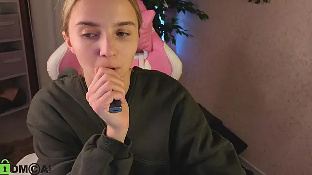 L1na Reeds online show from 04/09/26, 01:16