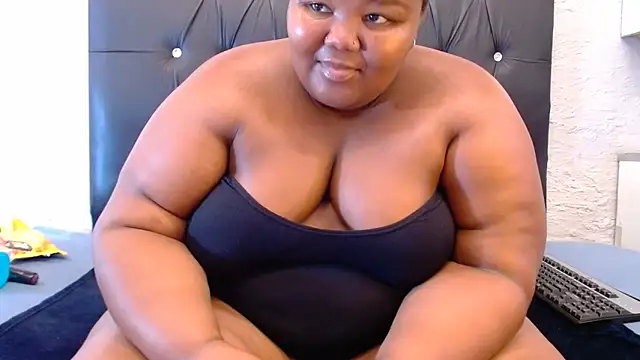 LadyBear2002 online show from 03/11/26, 12:11