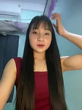Snapshot of banlinh004 chatting on 04/05/26, 02:47 banlinh004 online show from 04/05/26, 02:47