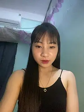 Snapshot of banlinh004 chatting on 05/02/26, 01:49 banlinh004 online show from 05/02/26, 01:49