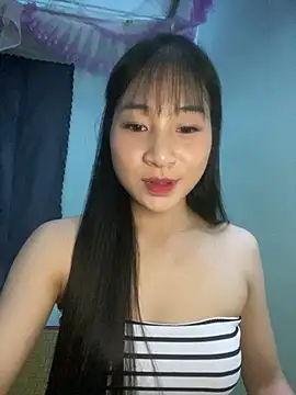 Snapshot of banlinh004 chatting on 06/08/26, 02:39 banlinh004 online show from 06/08/26, 02:39