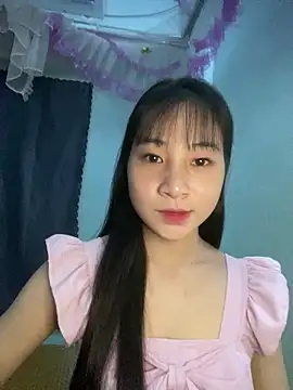 Snapshot of banlinh004 chatting on 06/10/26, 02:49 banlinh004 online show from 06/10/26, 02:49