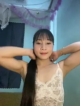 Snapshot of banlinh004 chatting on 06/17/26, 02:40 banlinh004 online show from 06/17/26, 02:40