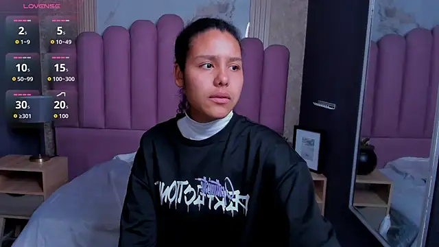 AriaVega online show from 12/17/25, 12:44