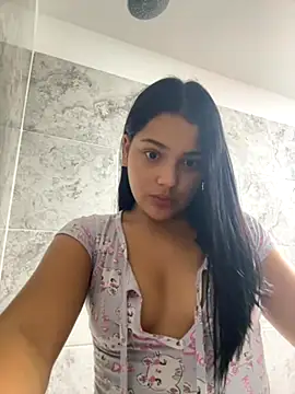 Snapshot of Lunahanzee chatting on 11/04/25, 08:08 Lunahanzee online show from 11/04/25, 08:08