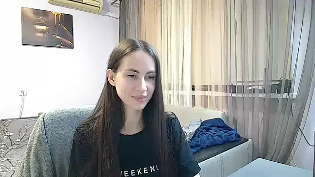 Chloe Skims online show from 10/12/25, 04:39