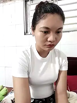 Snapshot of Mit-thi123 chatting on 11/12/25, 06:14 Mit-thi123 online show from 11/12/25, 06:14