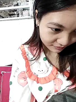 Snapshot of Mit-thi123 chatting on 11/29/25, 06:05 Mit-thi123 online show from 11/29/25, 06:05