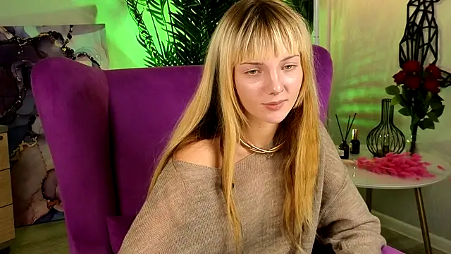 Snapshot of CelestaDicorcia chatting on 10/04/25, 09:40 CelestaDicorcia online show from 10/04/25, 09:40