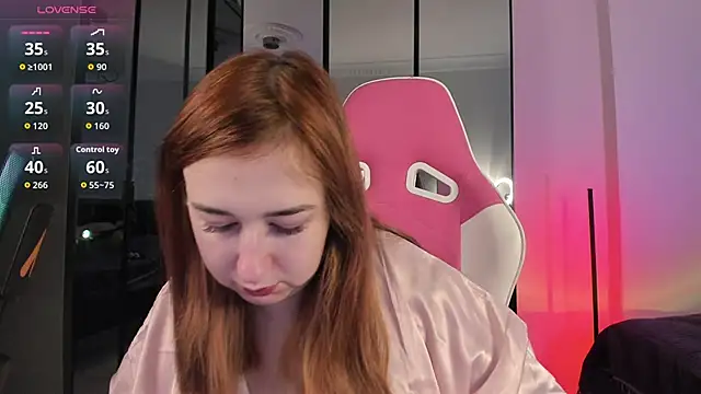 MissNyrra online show from 10/08/25, 11:30