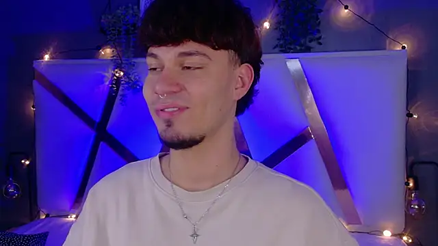 LiamThunder05  online show from 11/21/25, 03:05