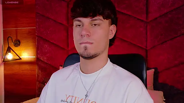 LiamThunder05  online show from 11/29/25, 03:20