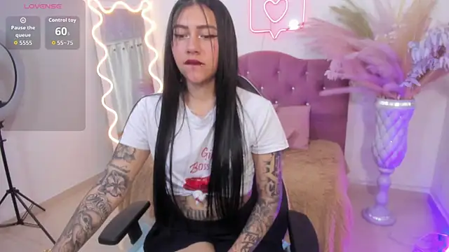 Snapshot of HISIS_TAY chatting on 10/09/25, 11:52 HISIS TAY online show from 10/09/25, 11:52