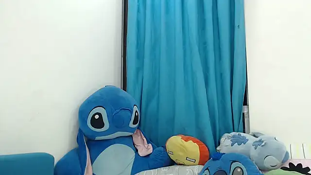 Snapshot of caramel_doll__ chatting on 05/27/26, 01:57 caramel doll online show from 05/27/26, 01:57