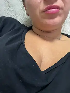 Daiana Andra online show from 10/18/25, 10:21