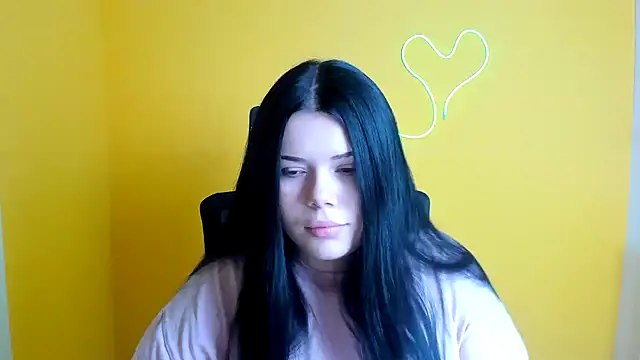 Snapshot of Mona_Esty chatting on 10/18/25, 05:25 Mona Esty online show from 10/18/25, 05:25