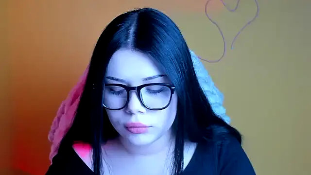 Snapshot of Mona_Esty chatting on 11/13/25, 12:37 Mona Esty online show from 11/13/25, 12:37