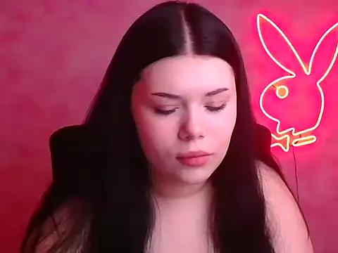 Snapshot of Mona_Esty chatting on 11/18/25, 12:42 Mona Esty online show from 11/18/25, 12:42