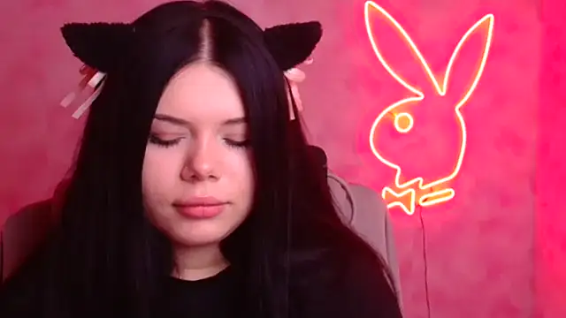 Snapshot of Mona_Esty chatting on 11/25/25, 06:46 Mona Esty online show from 11/25/25, 06:46