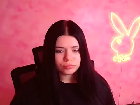 Snapshot of Mona_Esty chatting on 11/28/25, 10:40 Mona Esty online show from 11/28/25, 10:40