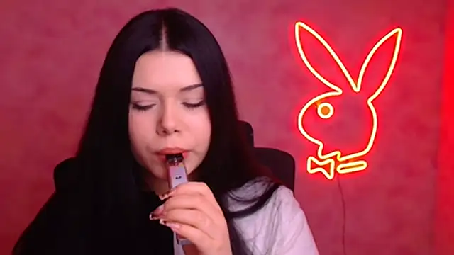 Snapshot of Mona_Esty chatting on 12/03/25, 06:39 Mona Esty online show from 12/03/25, 06:39