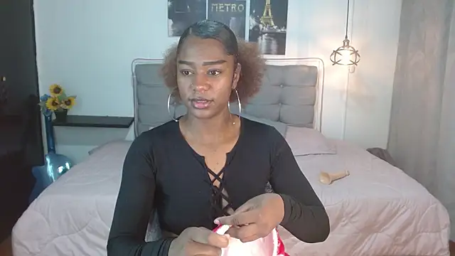 Snapshot of samara_roxx chatting on 10/31/25, 02:56 samara roxx online show from 10/31/25, 02:56