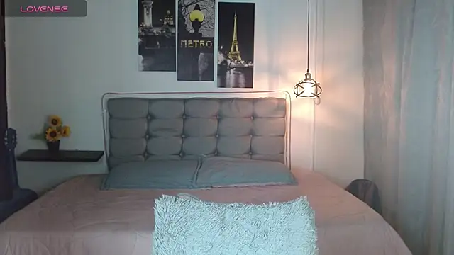 Snapshot of samara_roxx chatting on 11/15/25, 12:08 samara roxx online show from 11/15/25, 12:08