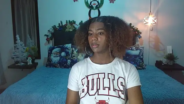 Snapshot of samara_roxx chatting on 11/17/25, 03:01 samara roxx online show from 11/17/25, 03:01