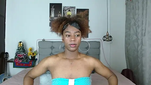 Snapshot of samara_roxx chatting on 11/30/25, 02:37 samara roxx online show from 11/30/25, 02:37