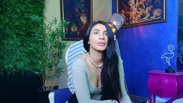 Snapshot of nicolepalmer chatting on 10/25/25, 02:13 nicolepalmer online show from 10/25/25, 02:13