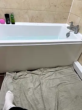 MimiMaee online show from 10/03/25, 07:55