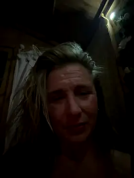 MimiMaee online show from 10/05/25, 09:24