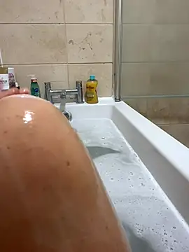 MimiMaee online show from 10/08/25, 09:18