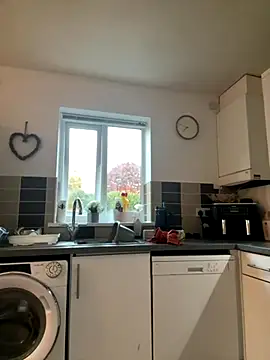 MimiMaee online show from 10/21/25, 06:47